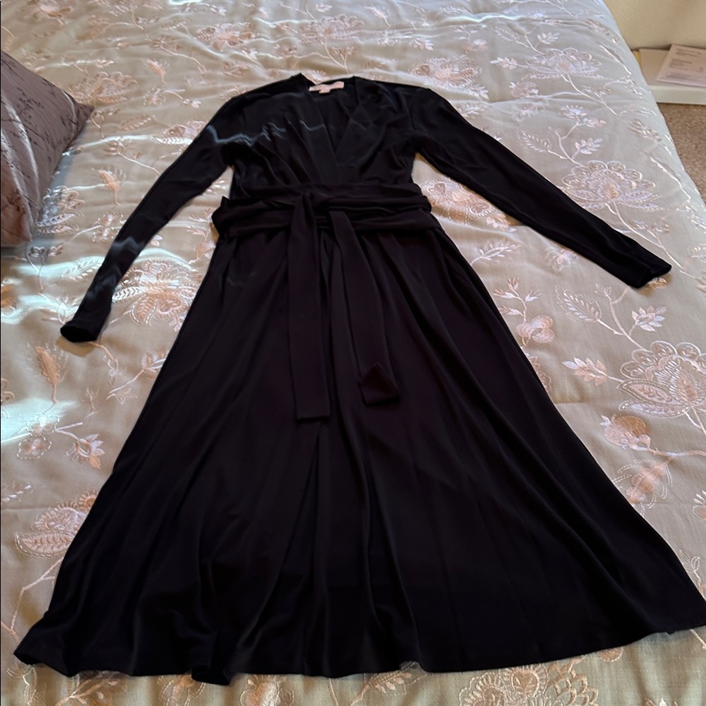 Michael Kors Chic Black Long Sleeve Dress Machine Wash/Dry Flat. Versatile.